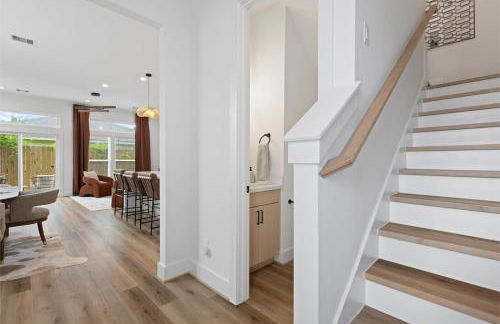 2 Luxury Homes in 1 - Walk to Nightlife & Stadiums - Foto 38