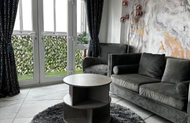 Two bed apartment with balcony Slough,Windsor,Legoland - Foto 7