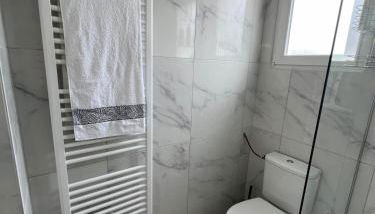 Maison refaite à neuf , 5 min de la mer - Foto 2, Shower