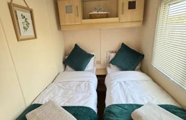 Welsh Bayview Retreat 2-Bed Caravan & 2-Bed Chalet at Clarach Bay Holiday Village - Foto 16