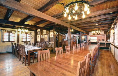 Six-Bedroom Holiday Home In Jastrebarsko - Foto 3