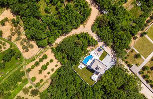 Villa Zora -luxurious villa with heated pool, sauna, 4 bedrooms, 10 persons max - Photo 46