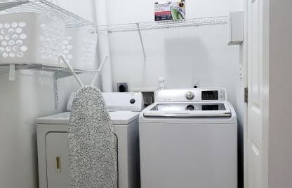 Spacious 2BR 2BA Suite - Walk to Mall & Hospitals - Foto 25