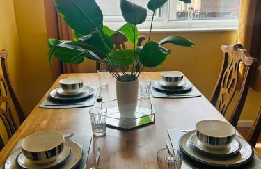 Spacious, 3 double bedroomed, free parking, 9 mins Elland Rd, nr Leeds City Centre - Foto 27