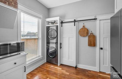 The Price House - Photo 19