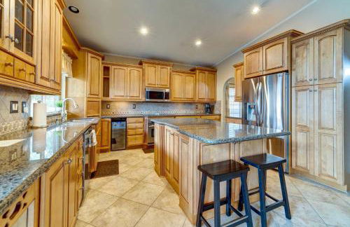 Pool and Hot Tub Home Near Peoria Sports Complex! - Foto 9