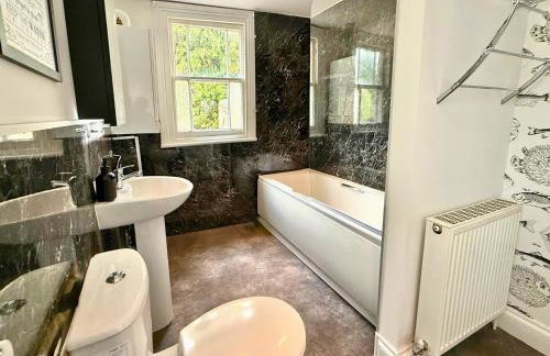 Smart 3-Bed in Hexham-Ideal for Workers & Families - Photo 24