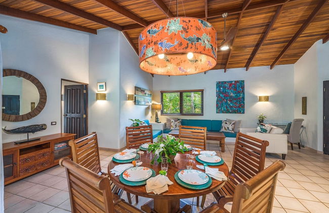 Tropical Retreat - Private Pool, Steps To Beach 2 Bedroom Villa by RedAwning - Foto 19