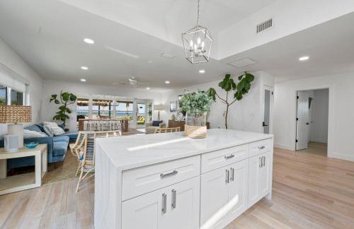 Oceanfront Cocoa Beach Vacation Home Private Beach, Tiki Bar & Family Fun - Foto 24