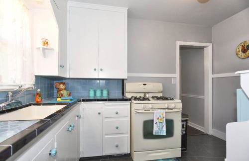 BLUE FLAMINGO'S CHARMING HOME-Heart of Tulsa2- Cherry St-Expo-11th - Foto 76