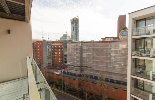 Central Gem: Cosy 2BR with Private Balcony - Foto 46