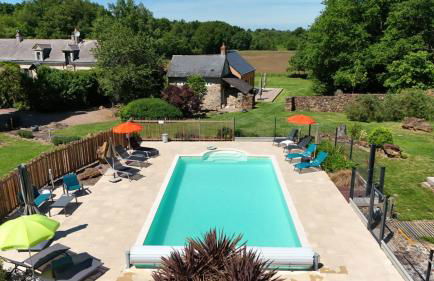 ROCHE-LOIRE - Photo 3