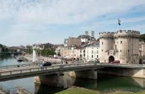 Gîte avec jardin clos, terrasse et Wi-Fi, proche de Verdun - FR-1-585-42 - Foto 7