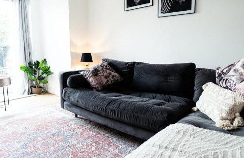 Large 4 BedroomProperty driveway and 3 bathrooms - Photo 8