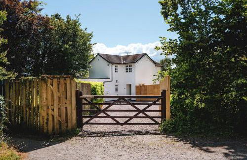 Herons Lodge - Photo 1