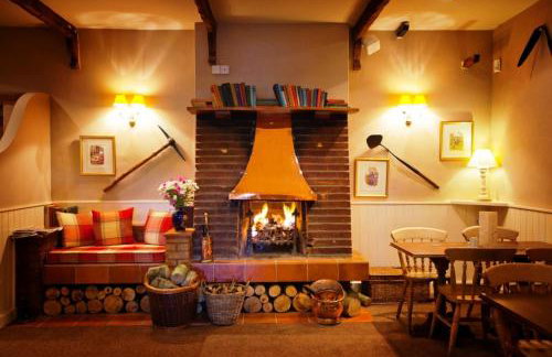 Wayford Bridge Inn Hotel - Photo 12