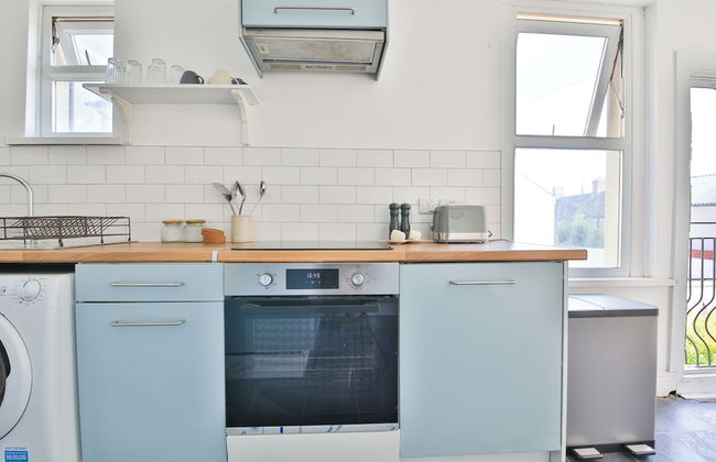 Beautifully Designed 2 Bed Apartment - Foto 23