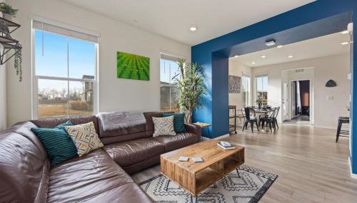 Modern & Stunning Home Near Breweries and Old Town! - Foto 2