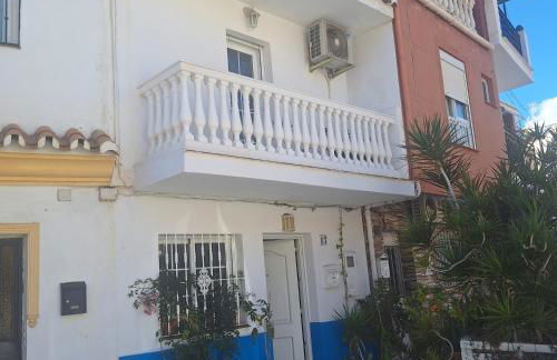 Private townhouse with roof terrace close to the beach - Photo 2