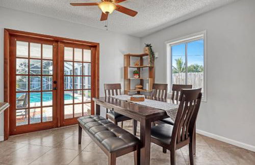 Vibrant Coastal Cottage with Pool - Foto 21