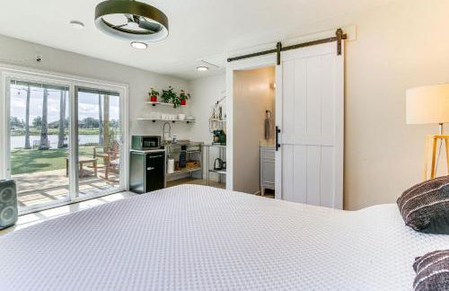 Riverfront Oasis with Private Deck in Los Fresnos! - Foto 8