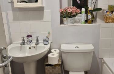 Desborough home for short term rent - Photo 3