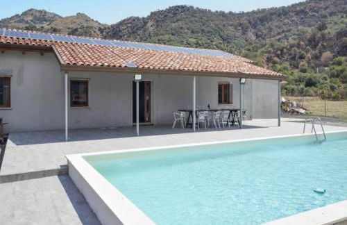 Villa in Gaggi with Pool near Mount Etna - Foto 1