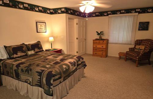 Lake Access! Twin Birch Resort - The Brown Bear - Foto 30