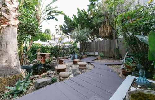 Stunning 2-Bedroom Home near Downtown Culver - Photo 11