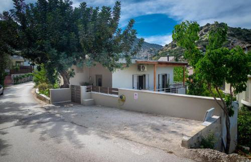 Ceronia Renovated House near the Beach - Foto 40