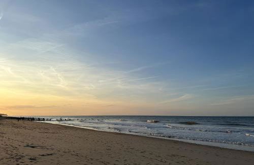 Bromholme Cottage Bacton - Sleeps 10, hot tub, close to beach - Photo 25