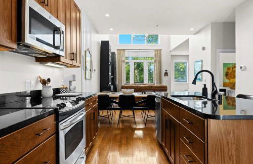 Exquisite Condo with Views in Trendy NuLu District - Foto 19