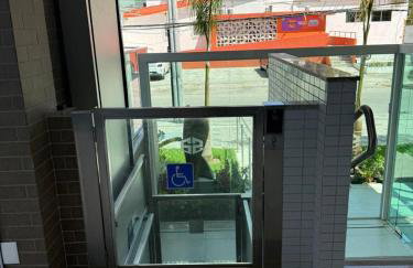 Arretado de bom ! A 250 m da praia de Boa Viagem, 3 km do aeroporto, próximo aos shoppings, com WI-FI 560 Mbps, coworking, piscina e academia - Foto 46