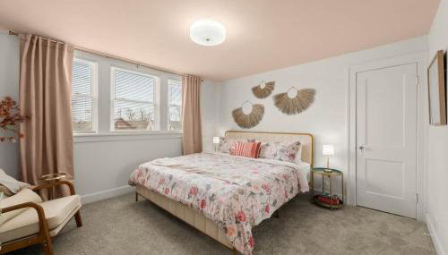 Hot Tub - Game Room - Chic & Spacious - Sleeps 10 - Foto 5