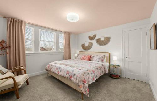 Hot Tub - Game Room - Chic & Spacious - Sleeps 10 - Foto 5