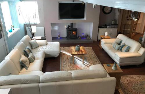 Vollie House with Hot Tub, Sauna & Log Burner - Foto 69