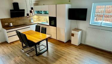 Adenauer Forst Ring Apartment - Photo 1, pet friendly