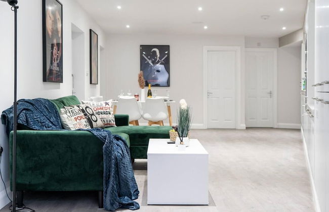 Livestay - 2 Bed Hollywood Movie Themed Apt - Foto 28