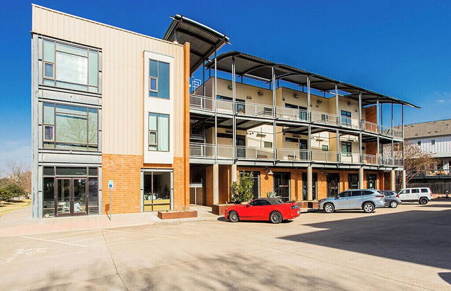 Convenient Condo Near Zilker & Barton Springs! - Photo 17