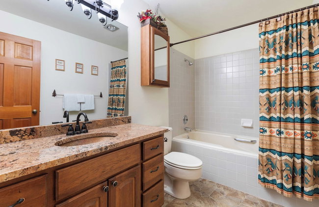 Riverside Condos B101 by Avantstay Condo Close To Downtown, Town Park & Ski Lift #8 - Foto 16