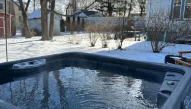Hot Tub, 2 Blocks to Downtown Saugerties, Sleeps 8 - Foto 2