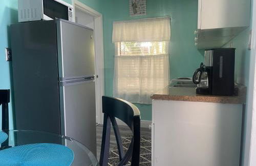Convenient and Private Downtown 1BR Near Beach - Foto 11