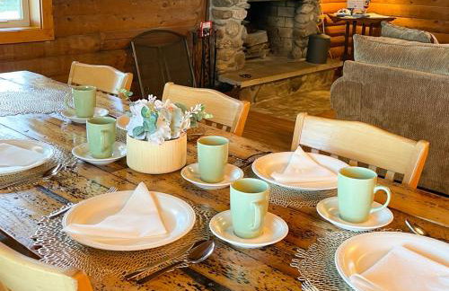 Elkhorn 3 Bedroom 2 Bathroom Log Cabin Sleeps 8 - Lincoln Log Cabin - Foto 10