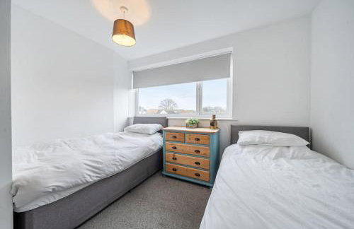 Central Filey Family Cottage for Groups with Super King Bedroom and Bunk Room - Foto 11