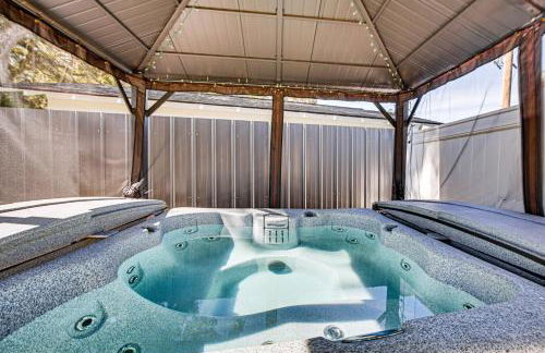 Riverfront Floral City Stay with Dock and Hot Tub! - Foto 26