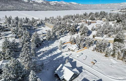 New Mountain Bluebird - walk to lake, golf, and town - game rm - family friendly - sleeps 14 - Photo 32