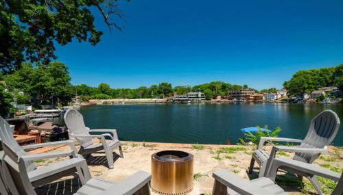 Lake Front Outdoor Living Sleeps 8 - Foto 2, sunbed