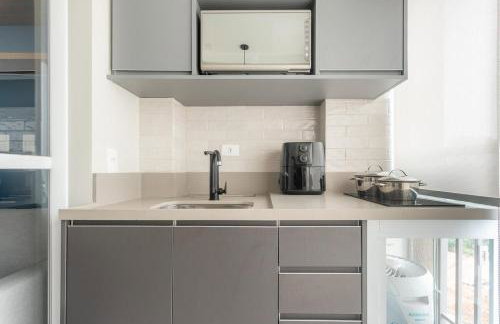 Studio Decorado Moderno ao lado Metrô Giovanni com Varanda - Acomoda até 4 pessoas - Foto 12