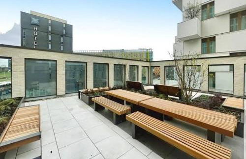 Royal Ebony by Smithstone properties - Photo 22
