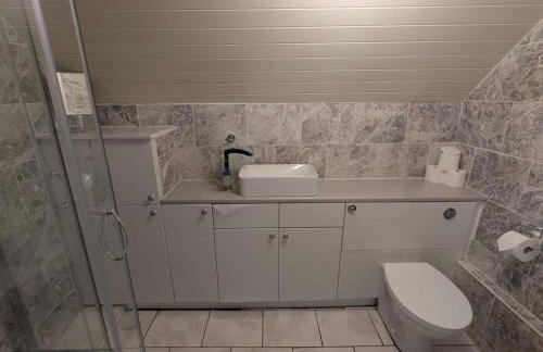 Beautiful Thatched Cottage with Outdoor Pool, Secure Garden, Dog & Family Friendly! Chichester Holiday Properties - Foto 28